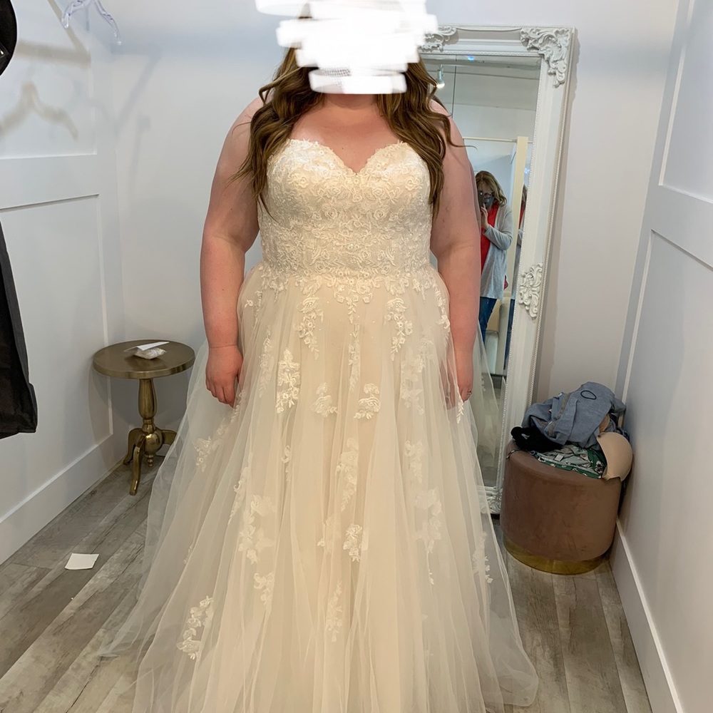 Stella York Plus Size Wedding Dress